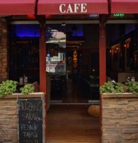 Kahverengi Cafe Pub